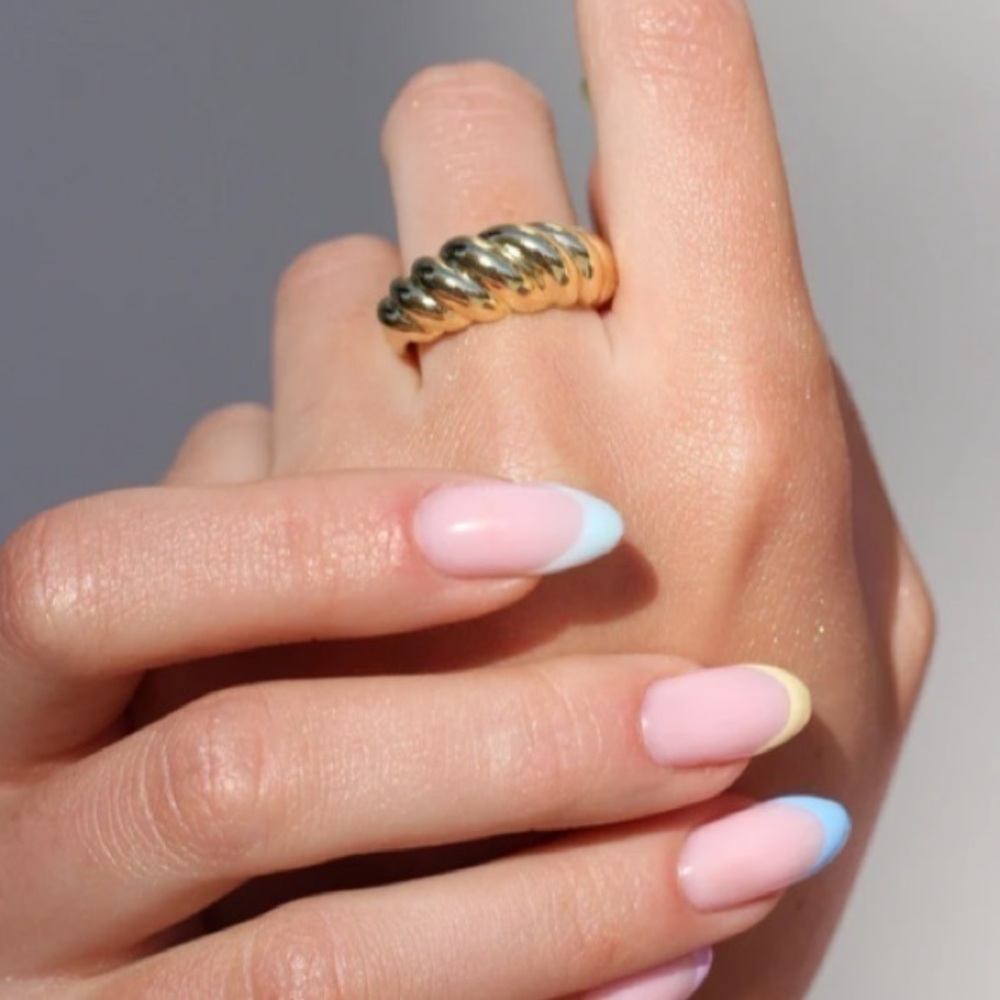 ✨18k Gold finish twisted croissant dome ring insta pics ready as seen on vogue